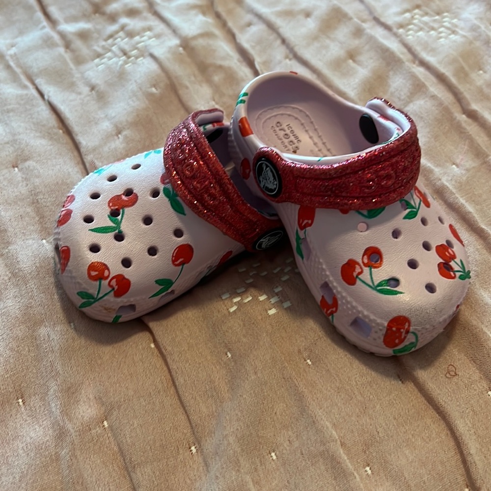 Toddler size 4c crocs